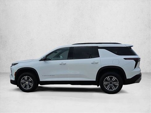 Used 2024 Chevrolet Traverse LT FWD image 9