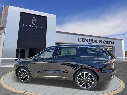 Used 2024 Lincoln Nautilus Black Label image 4