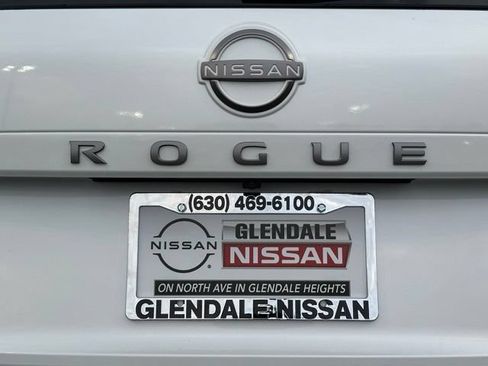 Used 2025 Nissan Rogue SV AWD/4WD image 12