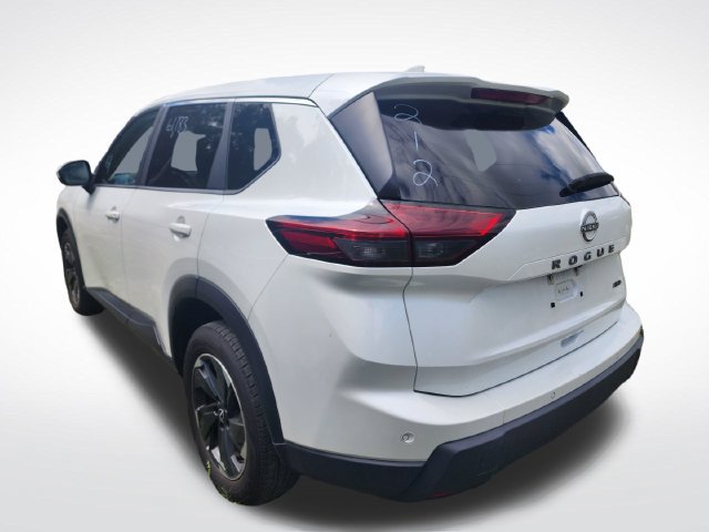 Used 2025 Nissan Rogue SV AWD/4WD image 2
