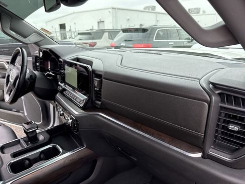 Certified 2022 GMC Sierra 1500 SLT w/ SLT Convenience Package image 36