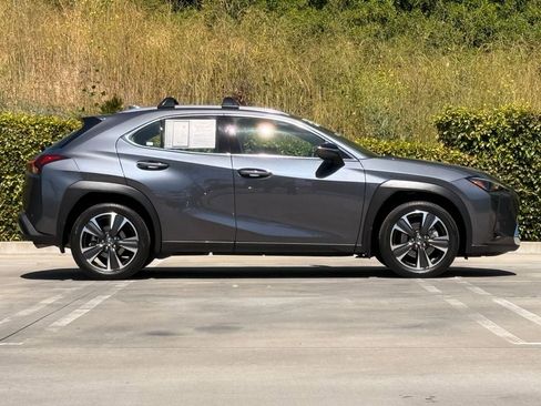 Certified 2024 Lexus UX 250h FWD image 11