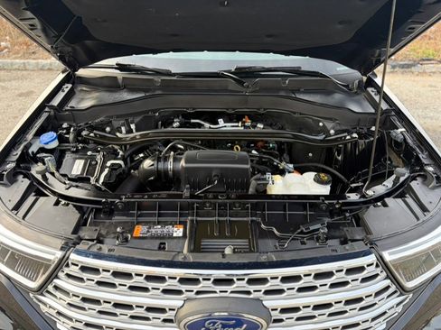 Used 2024 Ford Explorer Limited image 40
