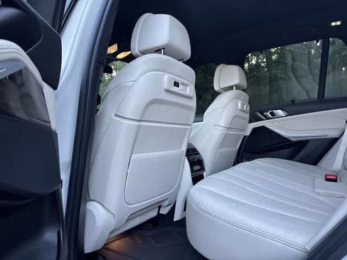 Used 2021 BMW X5 xDrive40i w/ Premium Package 3 AWD/4WD image 16