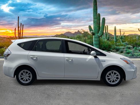 Used 2012 Toyota Prius V Three FWD image 2