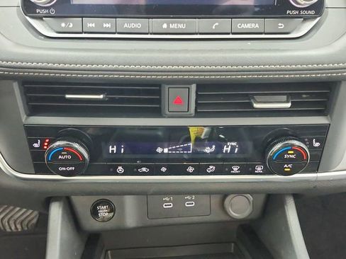 Used 2024 Nissan Rogue SV w/ SV Premium Package image 35