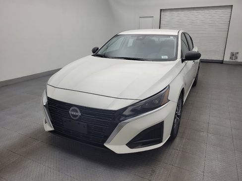 Used 2024 Nissan Altima 2.5 SV image 15