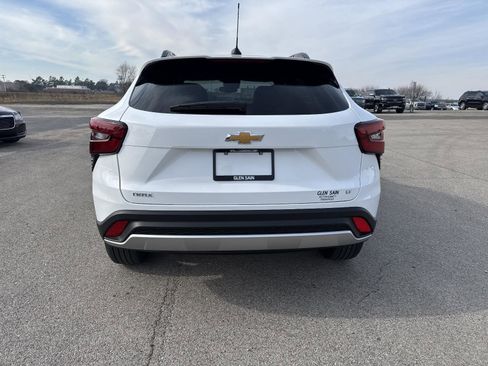 New 2026 Chevrolet Trax LT w/ LT Convenience Package image 4