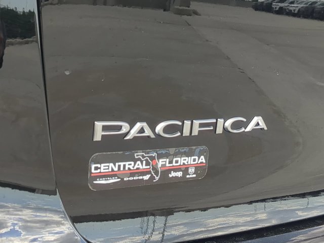 New 2027 Chrysler Pacifica Pinnacle w/ Theater Group AWD/4WD image 13