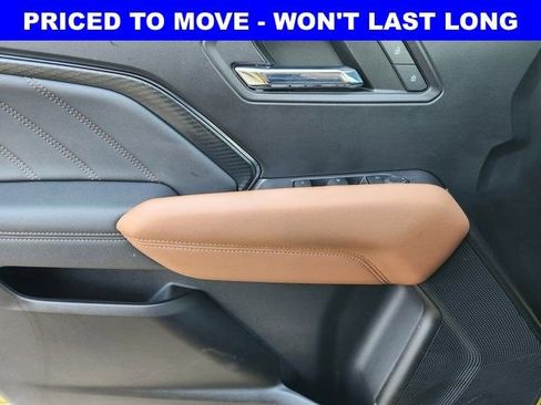 Used 2023 GMC Canyon AT4 image 25