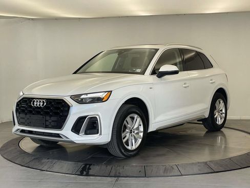 Used 2023 Audi Q5 2.0T Premium w/ Convenience Package AWD/4WD image 1
