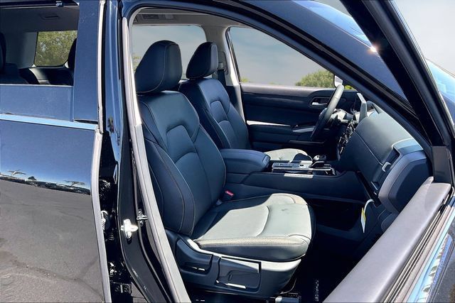 New 2026 Nissan Pathfinder SL w/ SL Premium Package (P04) FWD image 10