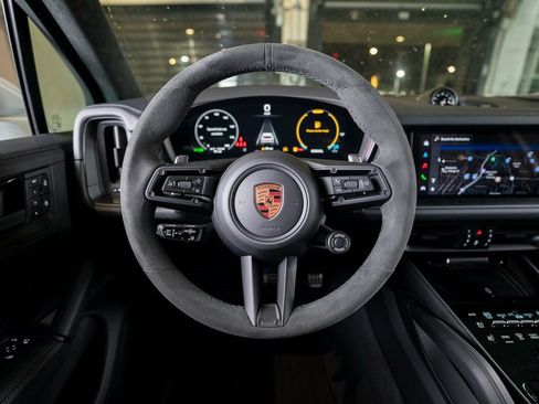 New 2026 Porsche Cayenne GTS image 19