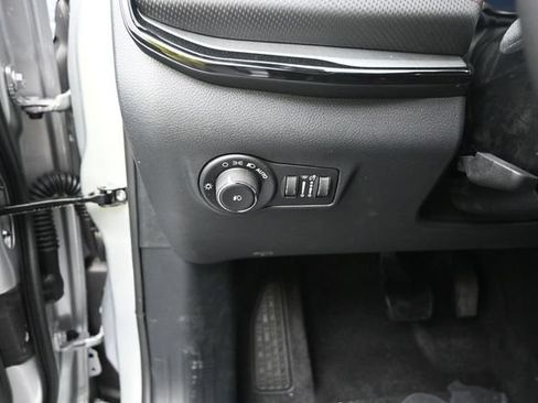 New 2026 Jeep Compass Trailhawk w/ Sun, Sound & Navigation Group AWD/4WD image 14