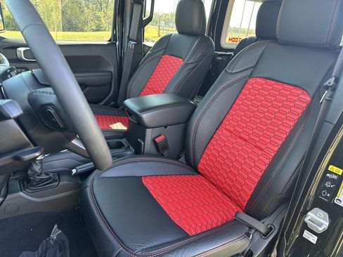 Used 2023 Jeep Wrangler Sport S image 2