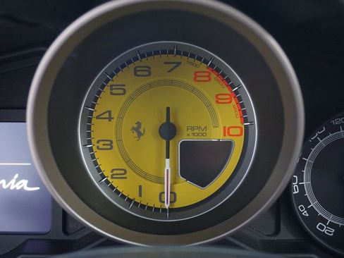 Used 2011 Ferrari California image 14