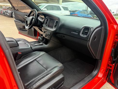 Used 2019 Dodge Charger SXT w/ Plus Group RWD image 15