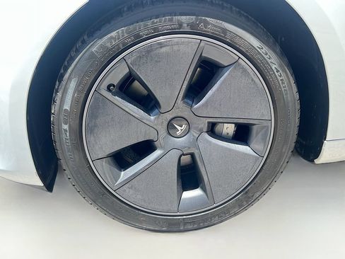 Used 2023 Tesla Model 3 Standard Range RWD image 31