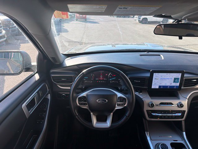 Used 2023 Ford Explorer XLT w/ Equipment Group 202A AWD/4WD image 13