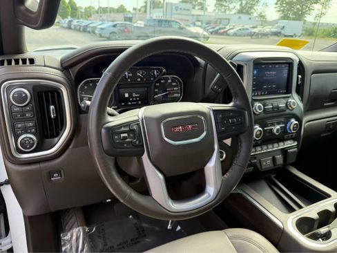 Used 2019 GMC Sierra 1500 SLT w/ SLT Premium Plus Package AWD/4WD image 15