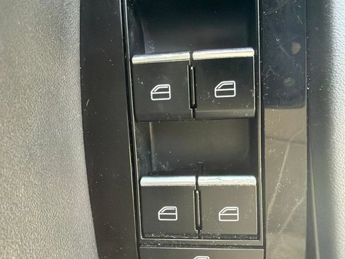 Used 2024 MAZDA MAZDA3 s FWD image 6