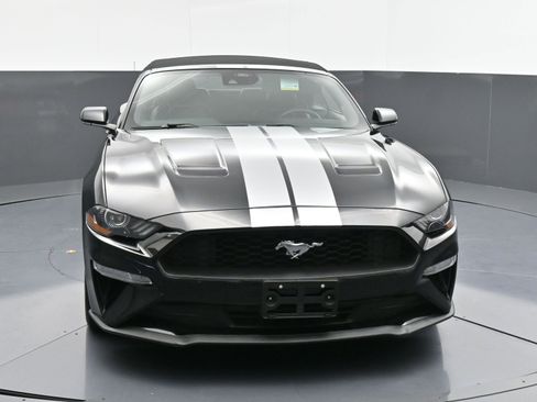 Used 2022 Ford Mustang Premium image 2
