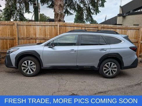 Used 2025 Subaru Outback Premium w/ Popular Package #1A AWD/4WD image 2