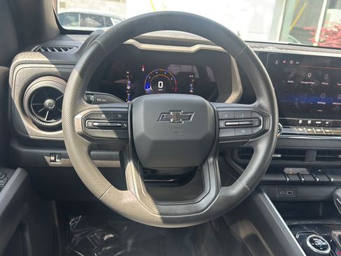 Used 2023 Chevrolet Colorado Trail Boss AWD/4WD image 2
