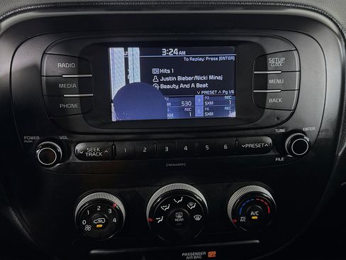 Used 2018 Kia Soul FWD image 17