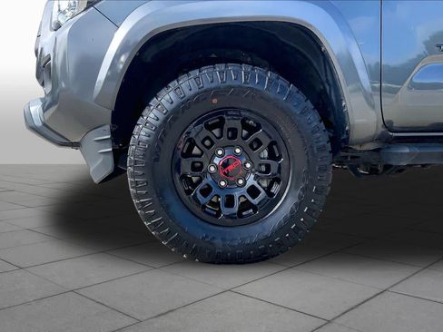 Used 2023 Toyota Tacoma SR5 AWD/4WD image 11