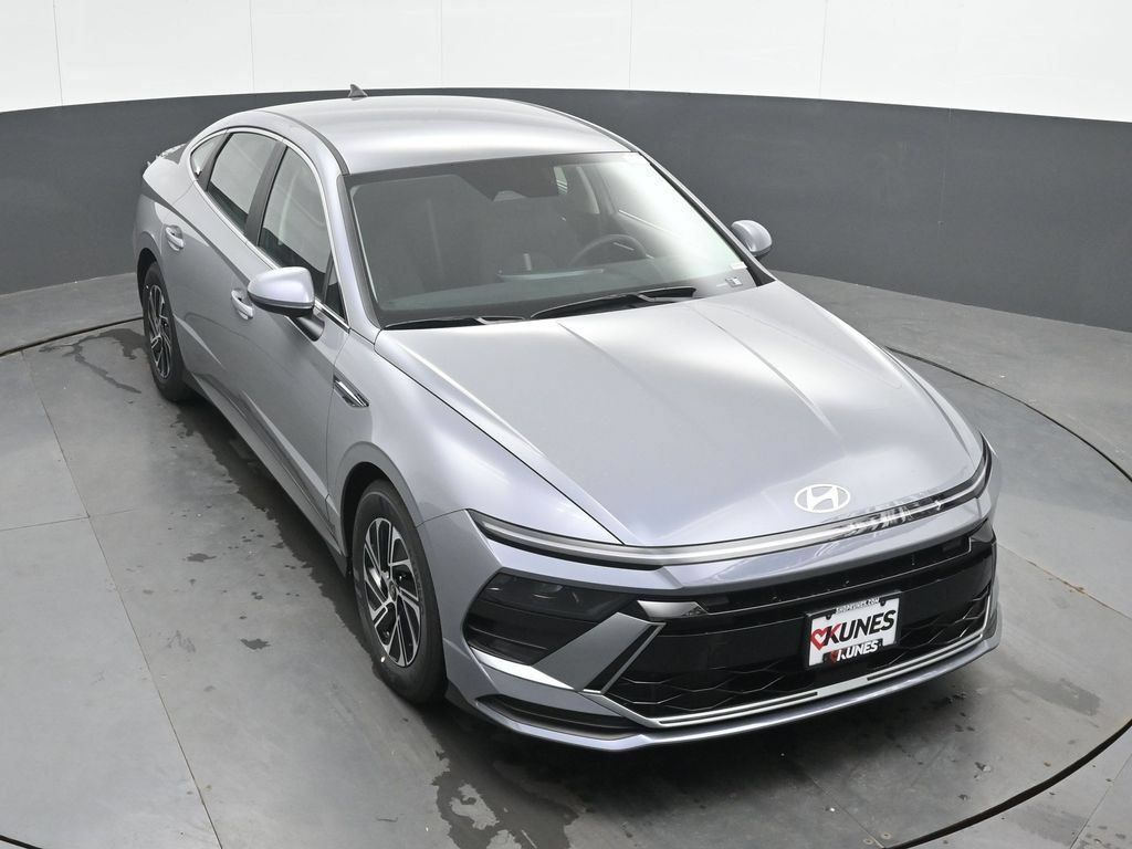 New 2026 Hyundai Sonata Blue FWD image 14