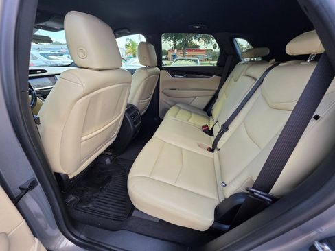 Used 2018 Cadillac XT5 FWD image 11
