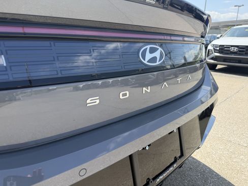 New 2026 Hyundai Sonata Limited FWD image 8