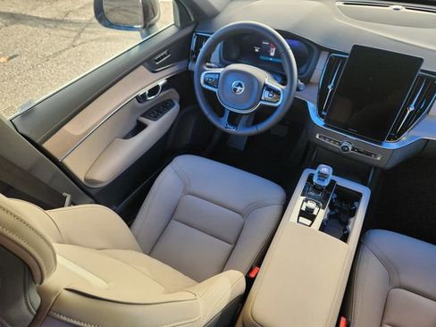 New 2026 Volvo XC90 B5 Core w/ Protection Package image 10
