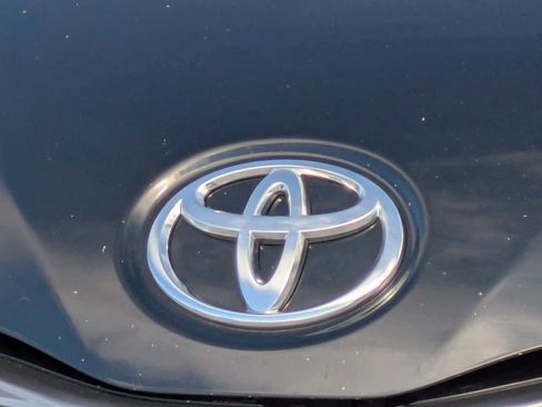 Used 2015 Toyota Sienna XLE image 11