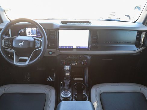 Used 2022 Ford Bronco Wildtrak image 12