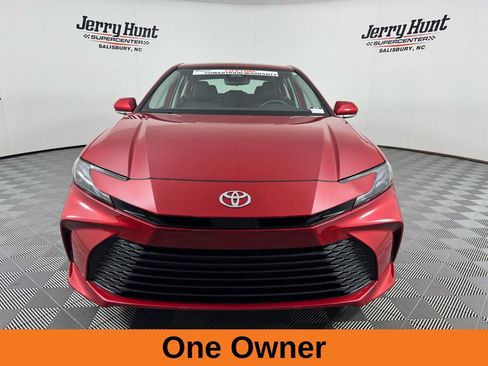 Used 2025 Toyota Camry LE image 5