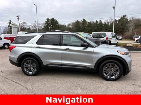 Used 2022 Ford Explorer XLT w/ Equipment Group 202A image 2