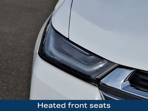 Used 2023 Chevrolet Traverse LT image 13