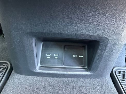Used 2025 Volkswagen Atlas Cross Sport SEL Premium R-Line AWD/4WD image 25