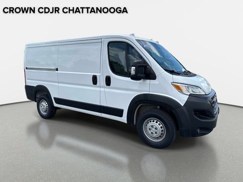 Used 2025 RAM ProMaster 2500 w/ Convenience Group FWD image 2