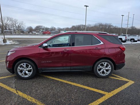 Used 2018 Chevrolet Equinox Premier image 2