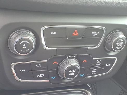 Used 2017 Jeep Compass Trailhawk w/ Navigation Group AWD/4WD image 7