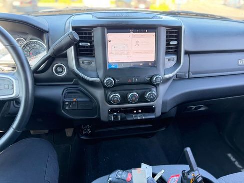 Used 2024 RAM 2500 Big Horn AWD/4WD image 9