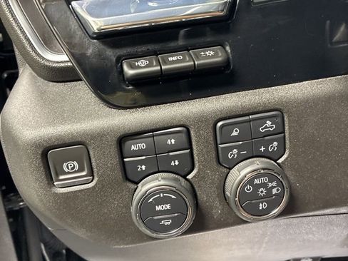 Used 2024 Chevrolet Silverado 1500 High Country w/ High Country Premium Package image 13