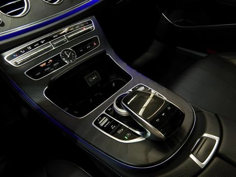 Used 2019 Mercedes-Benz E 300 4MATIC w/ Premium 1 Package image 21