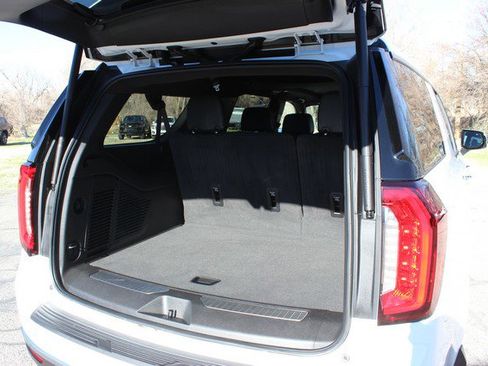 Used 2024 GMC Yukon XL Denali w/ Max Trailering Package image 13