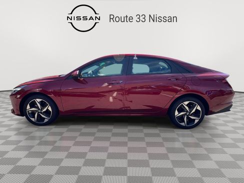 Used 2023 Hyundai Elantra SEL w/ Convenience Package FWD image 5