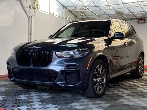 Used 2022 BMW X5 xDrive40i w/ M Sport Package AWD/4WD image 3
