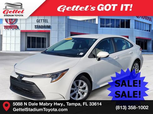 Used 2023 Toyota Corolla LE image 1